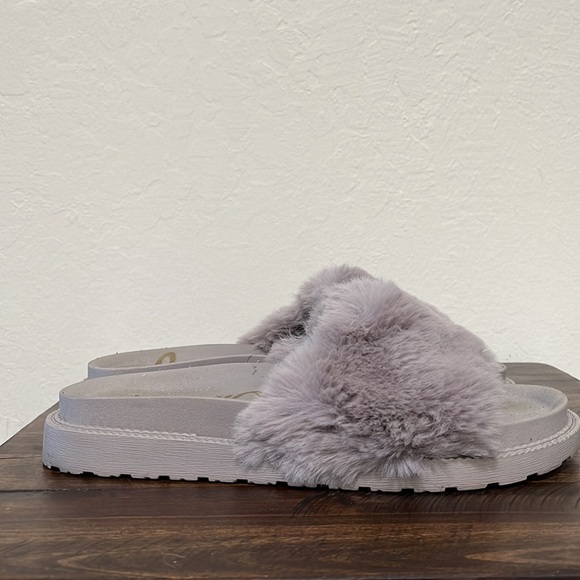 FAUX FUR SLIDES - Picture 2 of 4